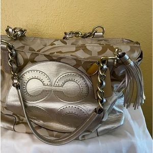 EUC COACH COLETTE OP ART LOGO LT KHAKI TOTE PURSE 16487